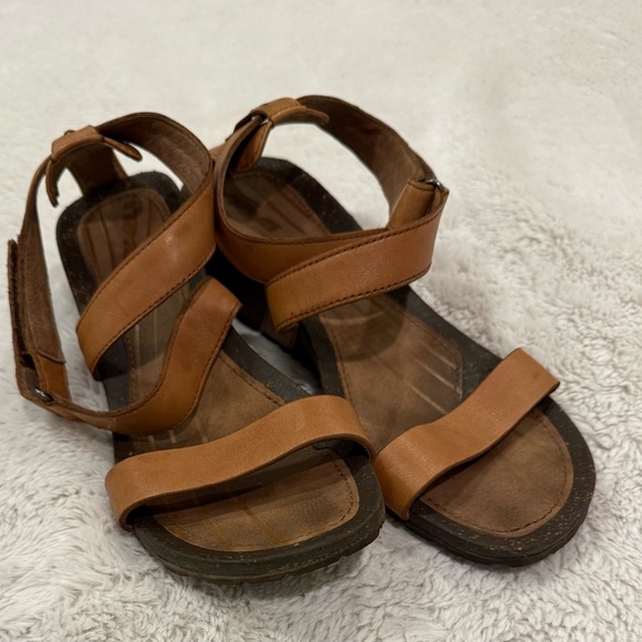**Teva Cabrillo Wedge Cross Strap Sandals – Women’s 9, Tan Brown Leather** - Picture 2 of 6
